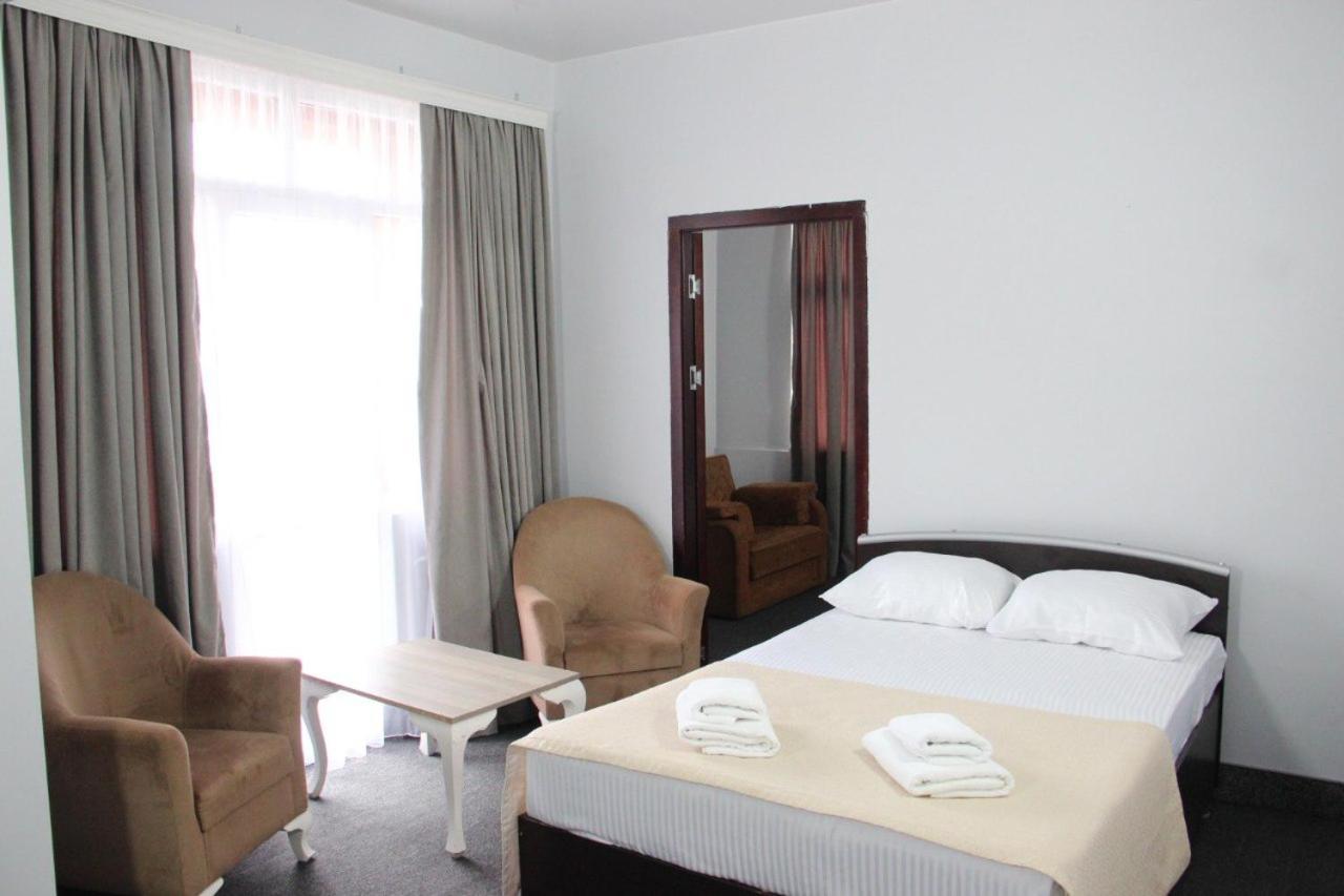 באטומי Hotel Genatsvale מראה חיצוני תמונה