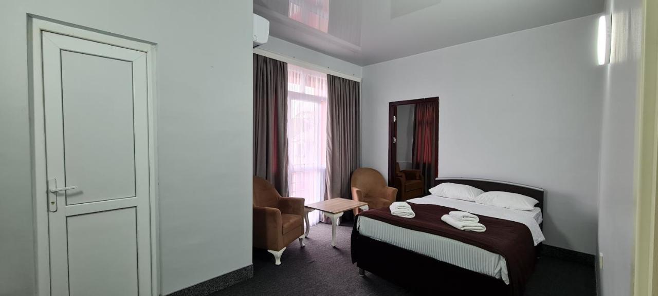 באטומי Hotel Genatsvale מראה חיצוני תמונה