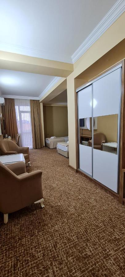 באטומי Hotel Genatsvale מראה חיצוני תמונה