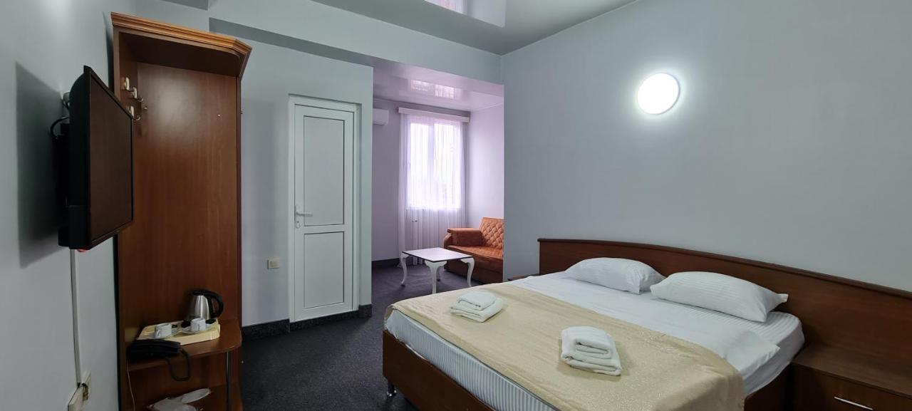 באטומי Hotel Genatsvale מראה חיצוני תמונה